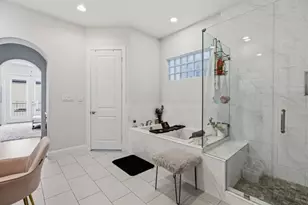 2302 Fall Run Dr, Houston, TX 77055 - Photo 29