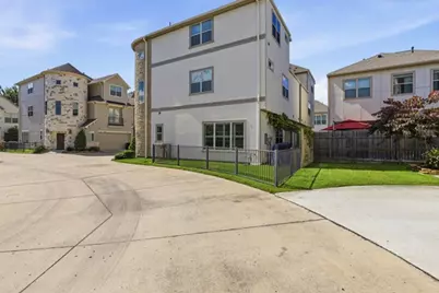 2302 Fall Run Drive, Houston, TX 77055 - Photo 5