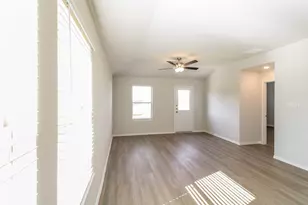 10714 Sunlit St, Conroe, TX 77303 - Photo 5