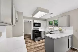 8815 Stoney Bend Dr, Spring, TX 77379 - Photo 11