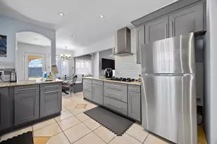 7905 Chain St, Houston, TX 77033 - Photo 9