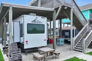 888 S East Rd, Crystal Beach, TX 77650 - Photo 13