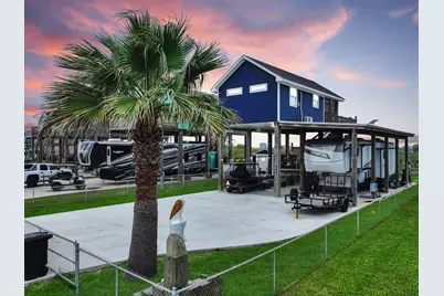 888 S East Road, Crystal Beach, TX 77650 - Photo 3