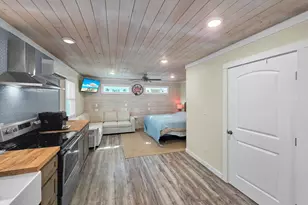 888 S East Rd, Crystal Beach, TX 77650 - Photo 37