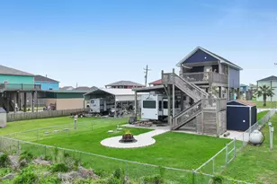 888 S East Rd, Crystal Beach, TX 77650 - Photo 11