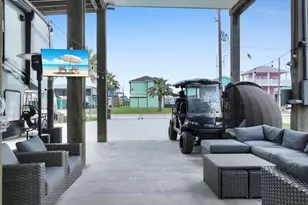 888 S East Rd, Crystal Beach, TX 77650 - Photo 23