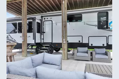 888 S East Road, Crystal Beach, TX 77650 - Photo 21