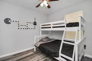 5410 Bataan Rd, Houston, TX 77033 - Photo 11