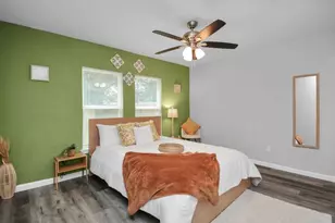 5410 Bataan Rd, Houston, TX 77033 - Photo 9