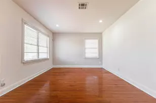 5934 Longmeadow St, Houston, TX 77033 - Photo 5