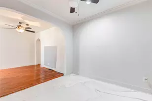 5934 Longmeadow St, Houston, TX 77033 - Photo 9