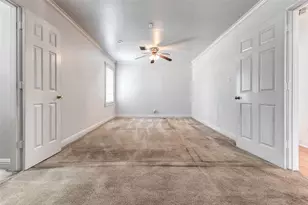 5934 Longmeadow St, Houston, TX 77033 - Photo 17