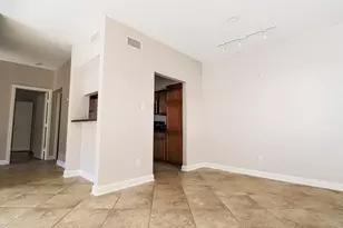 2025 Augusta Dr, Houston, TX 77057 - Photo 11