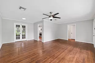4106 Woodshire St, Houston, TX 77025 - Photo 9