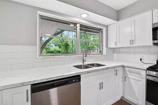 4106 Woodshire St, Houston, TX 77025 - Photo 15