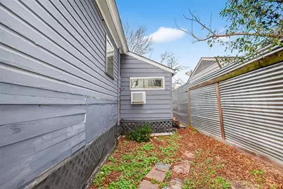 5618 Belmark Street, Houston, TX 77033 - Photo 31