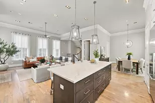 1306 Castle Ct, Houston, TX 77006 - Photo 5
