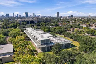 1306 Castle Ct, Houston, TX 77006 - Photo 9