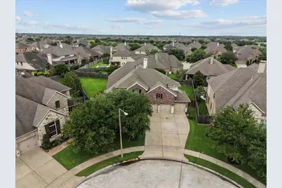 904 Cozy Hollow Court, Friendswood, TX 77546 - Photo 39