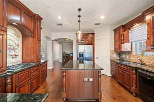 12200 Pebble View Dr, Conroe, TX 77304 - Photo 11