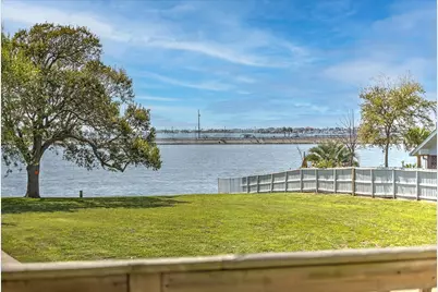 1618 Bayou Shore Drive, Galveston, TX 77551 - Photo 41