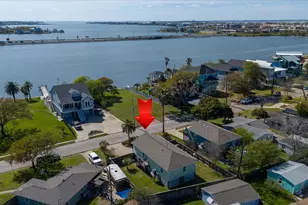 1618 Bayou Shore Dr, Galveston, TX 77551 - Photo 5