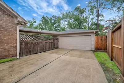 3910 Quiet Knoll Court, Pasadena, TX 77059 - Photo 3
