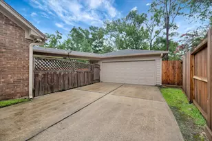 3910 Quiet Knoll Ct, Pasadena, TX 77059 - Photo 3