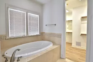 3257 Maxroy St, Houston, TX 77008 - Photo 25