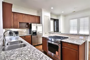 3257 Maxroy St, Houston, TX 77008 - Photo 5