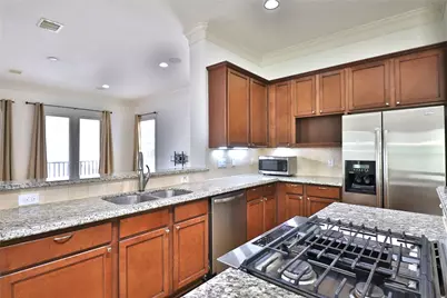 3257 Maxroy Street, Houston, TX 77008 - Photo 7