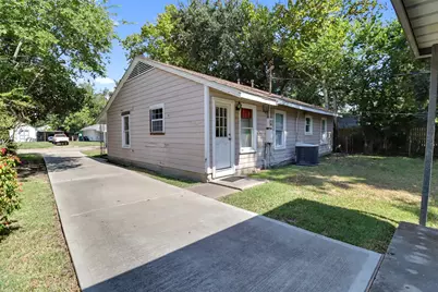 702 Parkway Street, Baytown, TX 77520 - Photo 11