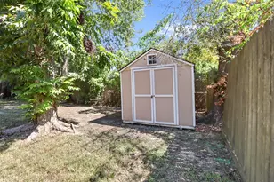 702 Parkway St, Baytown, TX 77520 - Photo 13