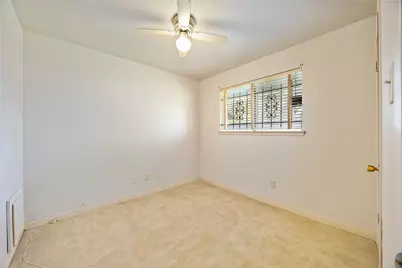 11011 Ledford Lane, Houston, TX 77016 - Photo 19