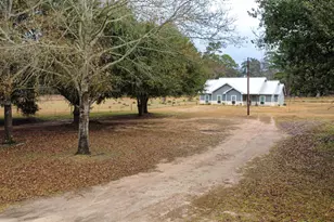 365 Running Deer Rd, Grapeland, TX 75844 - Photo 3