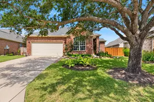 2404 S Venice Dr, Pearland, TX 77581 - Photo 3
