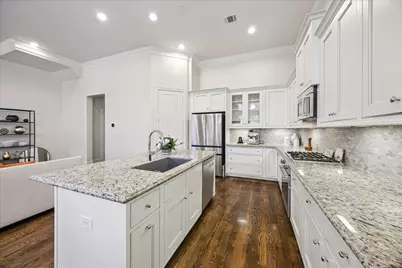 10950 Wrenwood Green, Houston, TX 77043 - Photo 9