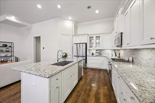 10950 Wrenwood Grn, Houston, TX 77043 - Photo 9