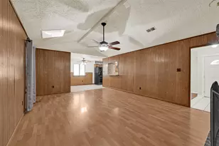 10206 Huntington Wood Dr, Houston, TX 77099 - Photo 7