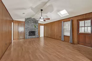 10206 Huntington Wood Dr, Houston, TX 77099 - Photo 9