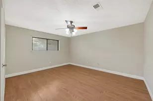 10206 Huntington Wood Dr, Houston, TX 77099 - Photo 19