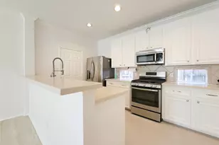 75 Dennis St, Houston, TX 77006 - Photo 9