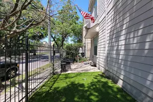 75 Dennis St, Houston, TX 77006 - Photo 39