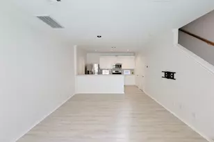 75 Dennis St, Houston, TX 77006 - Photo 7