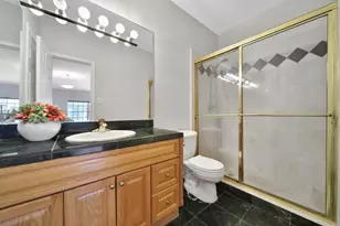 7299 Regency Square Ct, Houston, TX 77036 - Photo 15