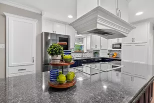 913 Park Ln, Bryan, TX 77802 - Photo 15