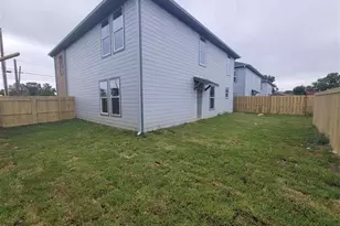 6051 25th St, Groves, TX 77619 - Photo 31