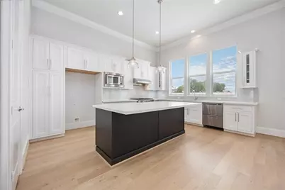 10919 Grove Tree Lane, Houston, TX 77043 - Photo 3