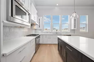 10919 Grove Tree Ln, Houston, TX 77043 - Photo 1