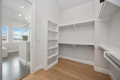 10919 Grove Tree Lane, Houston, TX 77043 - Photo 33